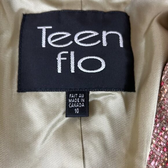 Teenflo  Single Button Waist Length Blazer with Metallic Threading - Picture 4 of 10